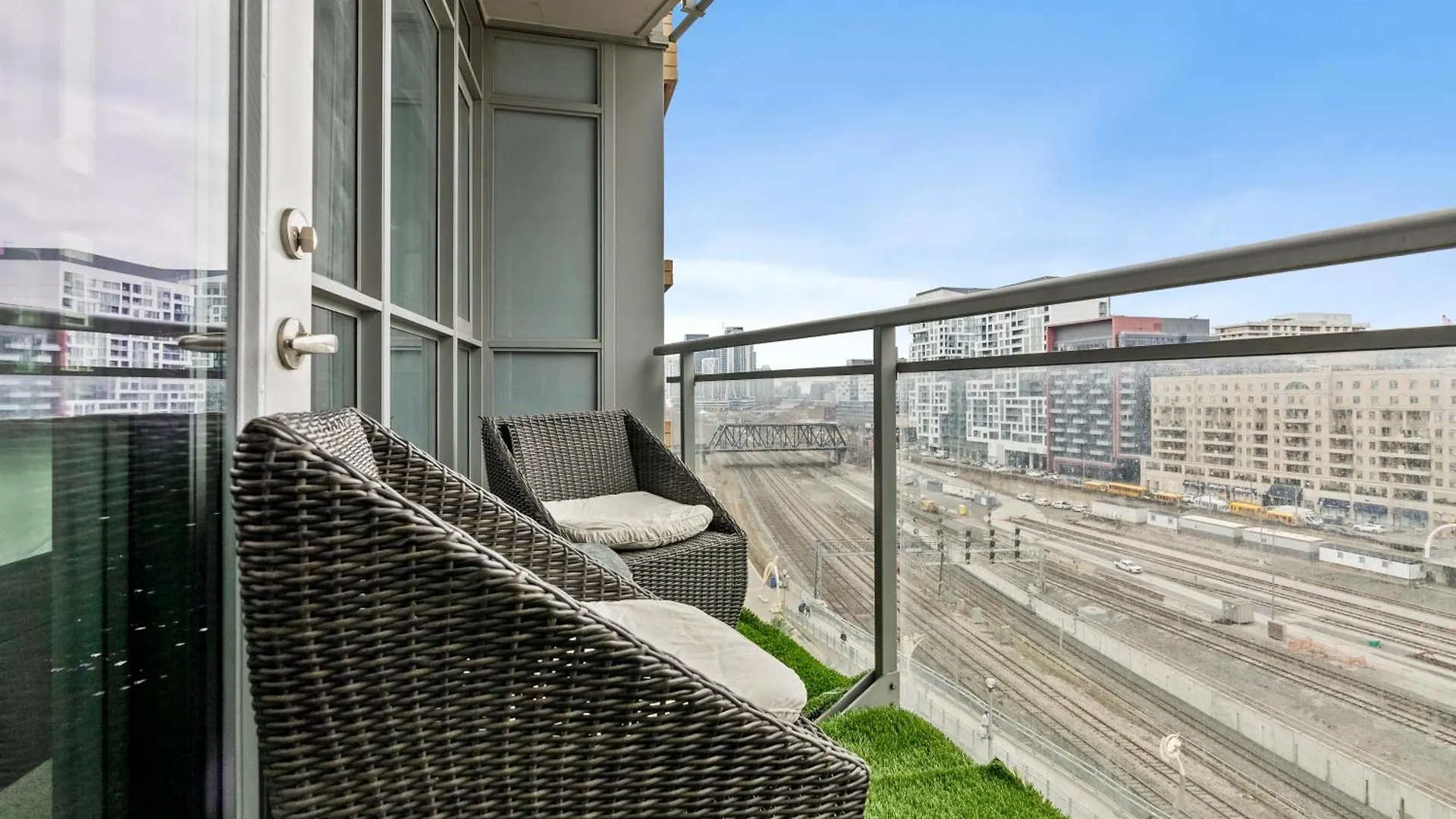 Apartment In Downtown Toronto