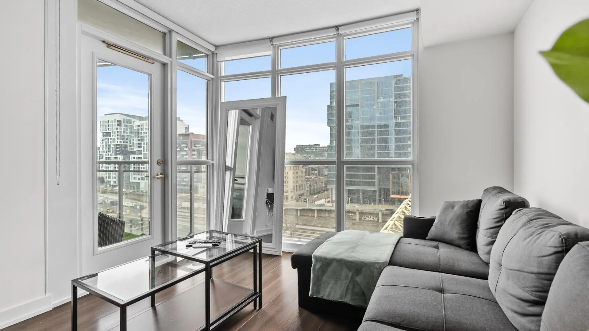 Apartment In Downtown Toronto Canada